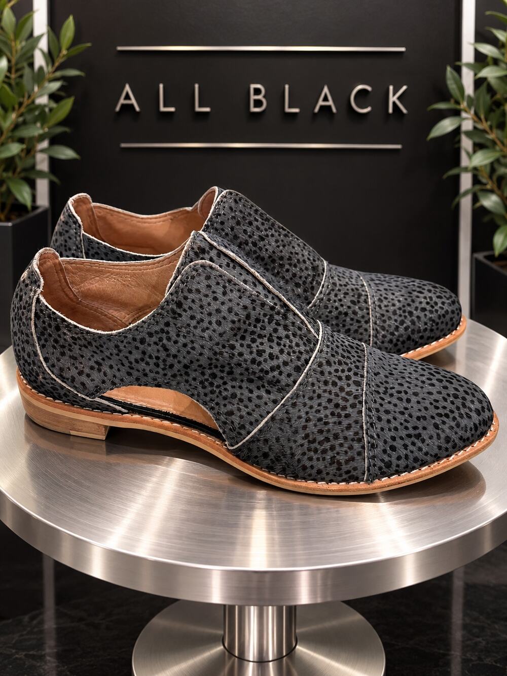 ALL BLACK Side Scoop Cowman Spotted Suede Cutout Oxfords US 8 EU 38.5
